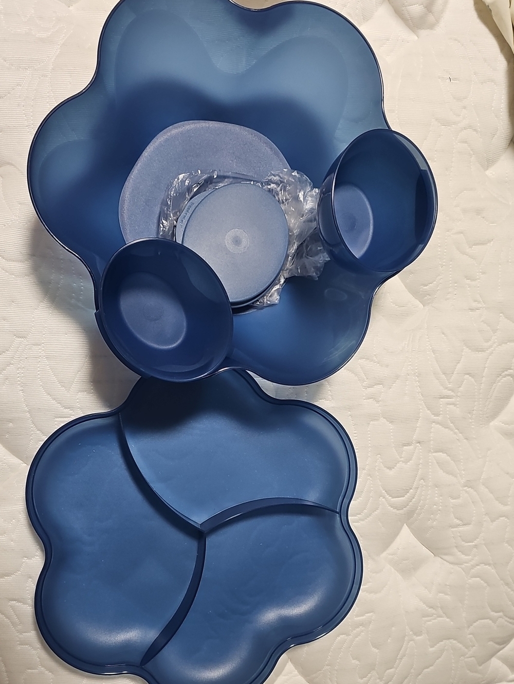 Tupperware Chip And Dip Blue Flower-Shaped Serving Set